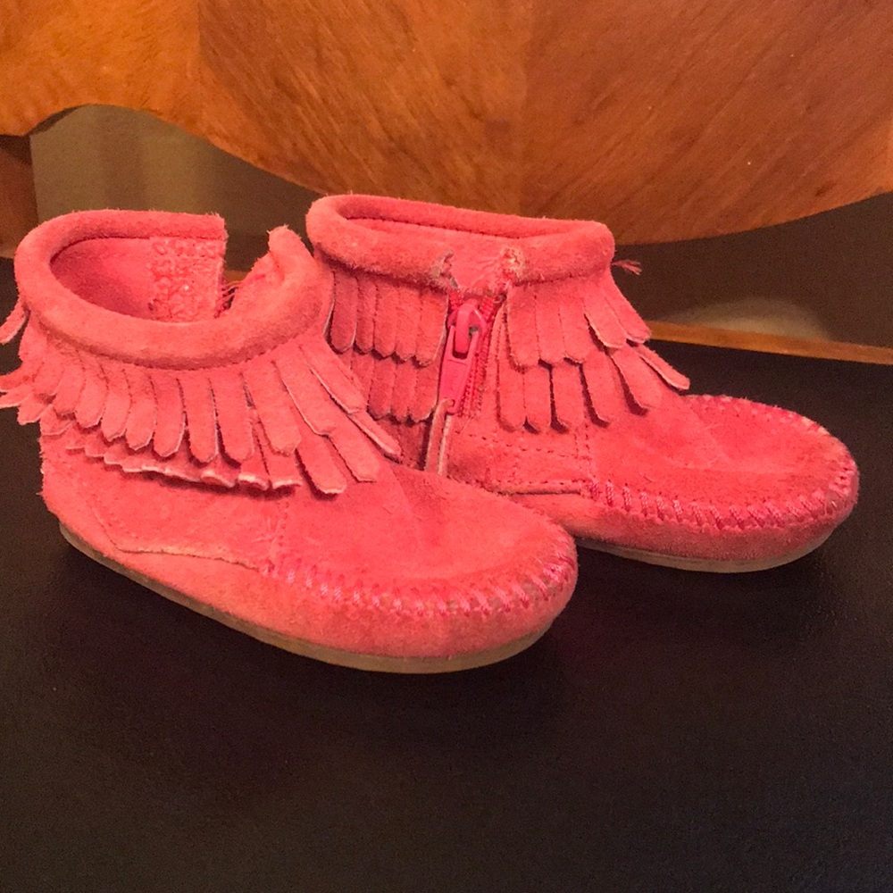 Minnetonka Baby/Toddler Moccasins size 4